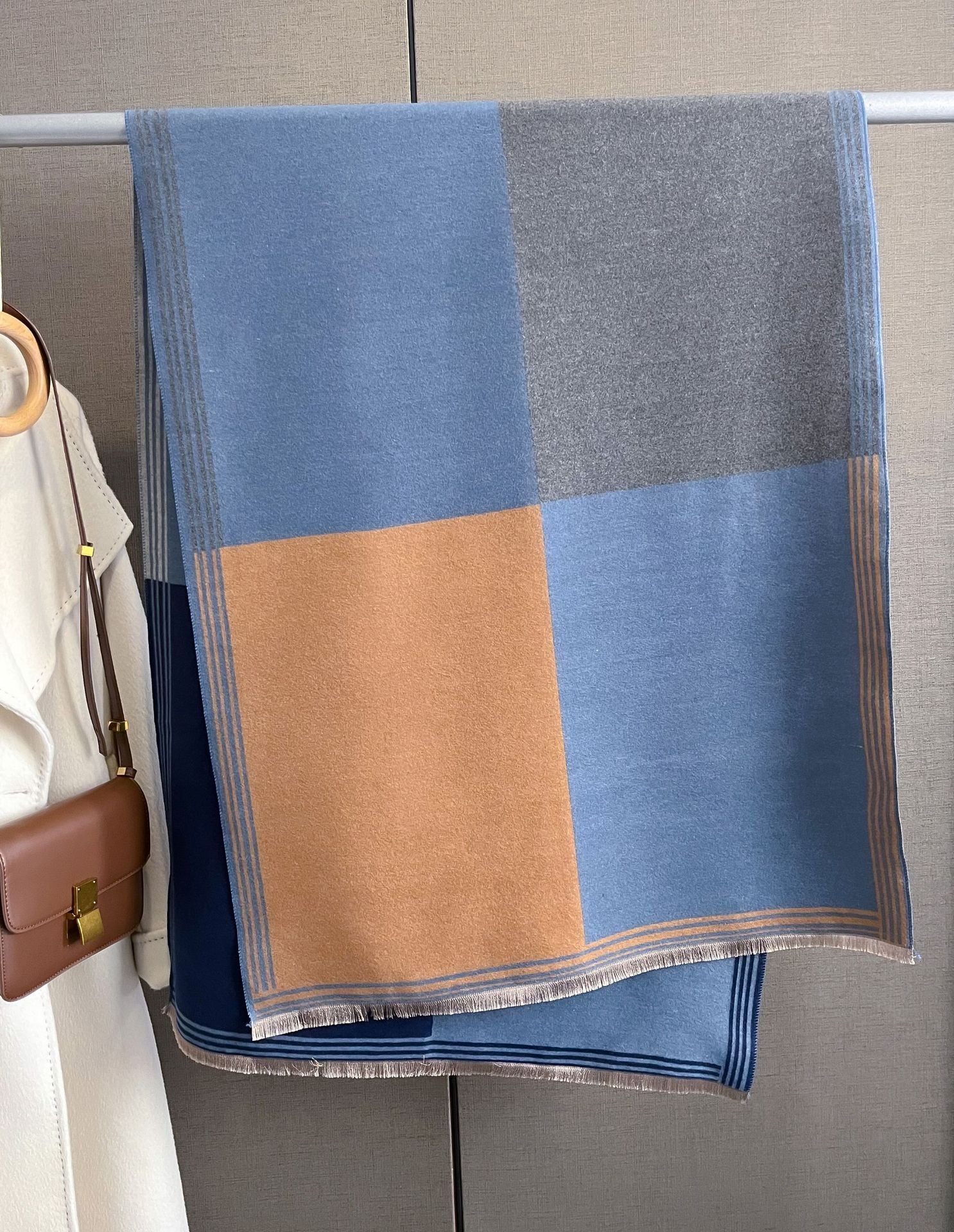 Color Matching Fashion Cashmere-Feel Scarf – Thickened Winter Warmth for Women