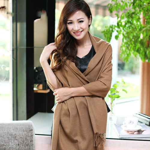 Unisex Oversized Wool-Blend Scarf – Soft & Warm Twill Wrap with Tassels