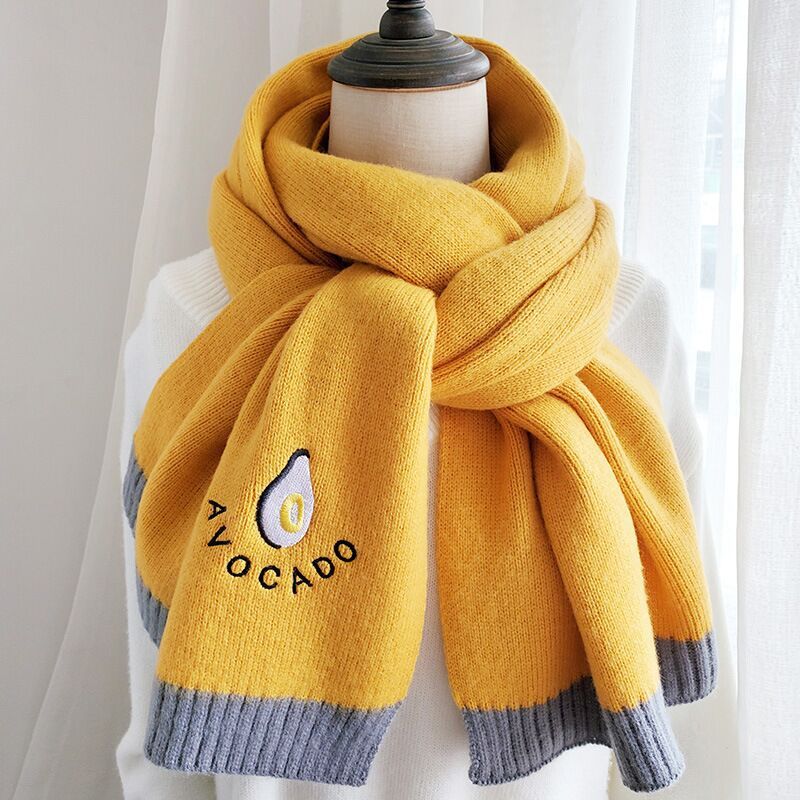 Knitted Japanese-Style Scarf – Autumn & Winter