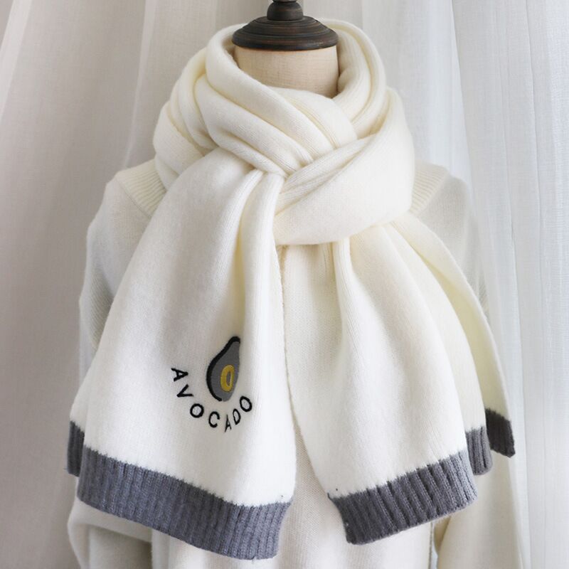 Knitted Japanese-Style Scarf – Autumn & Winter