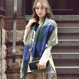 Unisex Oversized Wool-Blend Scarf – Soft & Warm Twill Wrap with Tassels