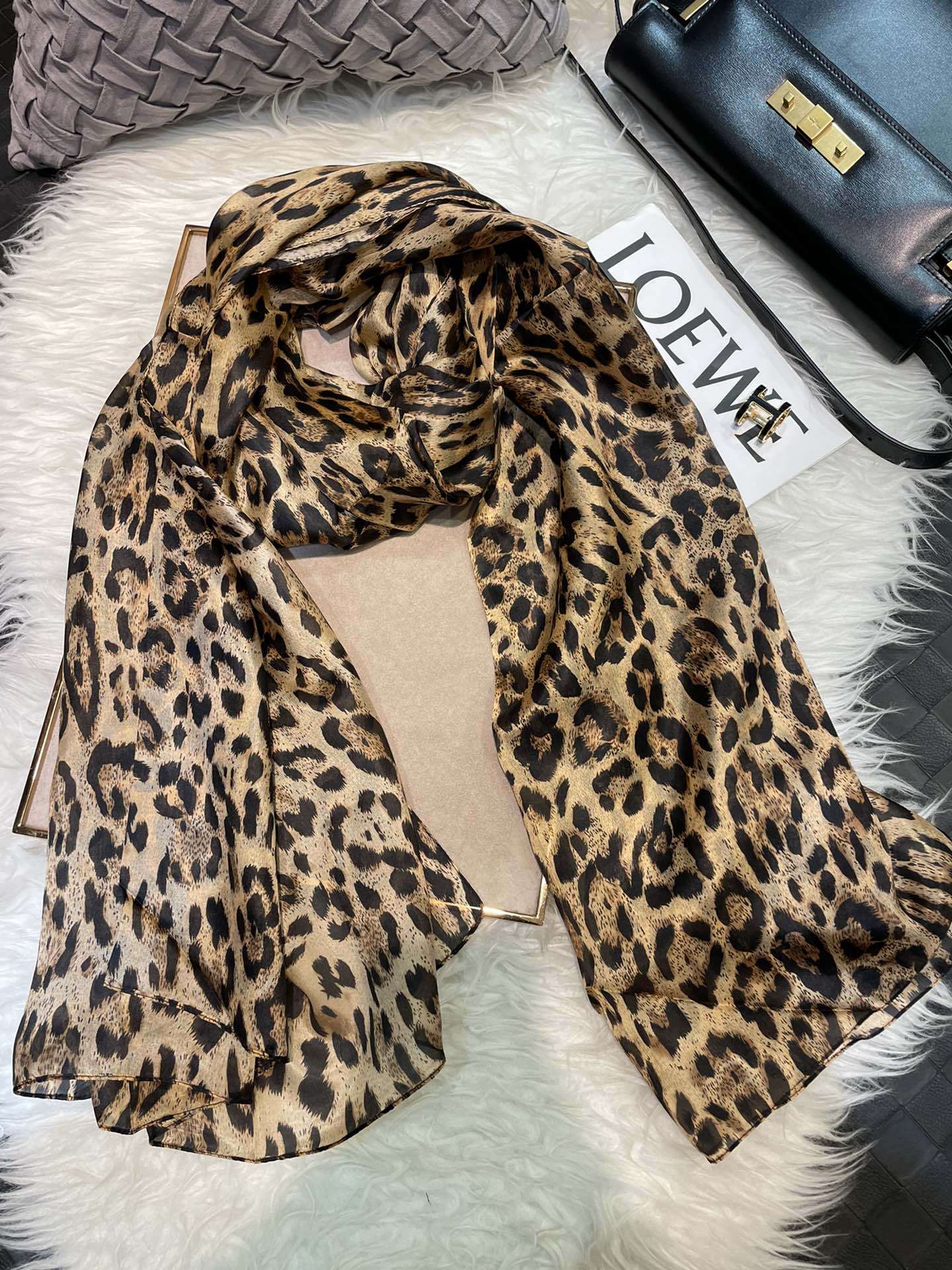 Luxury Silk Long Strip Shawl – Elegant & Stylish Women's Scarf (180x110cm)
